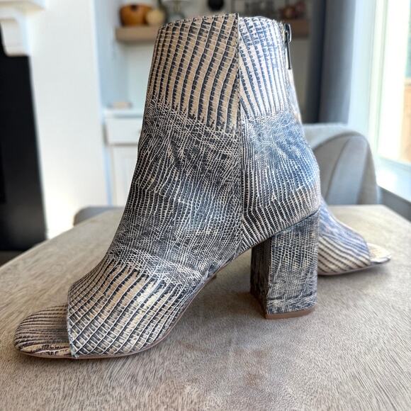 Matisse Melaney Peep Toe Ankle Boots Reptile Print Leather Block Heel 6.5 Trendy - Picture 3 of 12